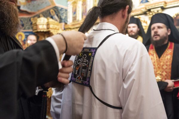 Reguli și Rânduieli Esențiale în Viața Monahală Ortodoxă - Portal Rugăciuni