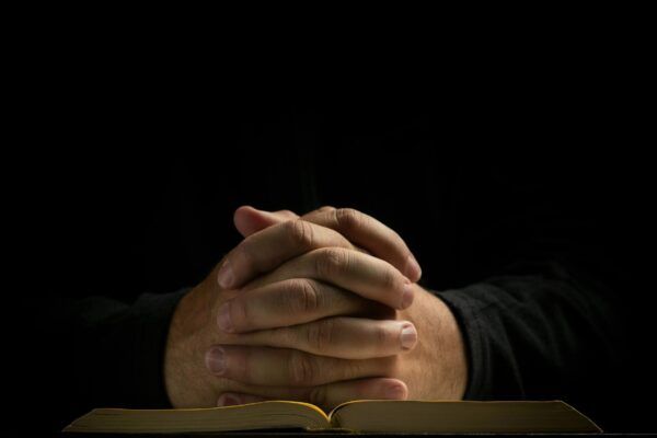 Importanța rugăciunii în viața monahală: Fundamentele spiritualității ortodoxe - Portal Rugăciuni