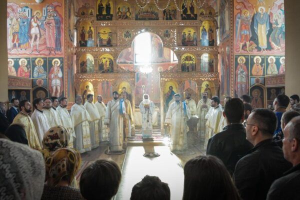 Importanța Sfintei Liturghii în Viața Creștinilor Ortodocși - Portal Rugăciuni
