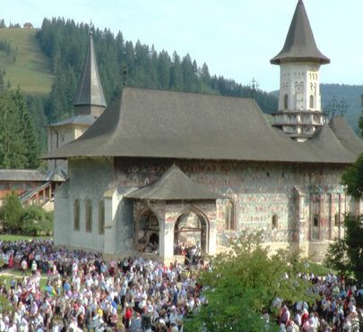 Pelerinajele la Mănăstirile Ortodoxe din România: Tradiții și Rute Spirituale de Neuitat - Portal Rugăciuni