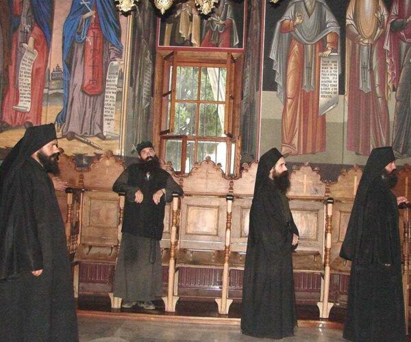 Diferențele fundamentale între viața de mănăstire și cea eremitică în tradiția ortodoxă - Portal Rugăciuni