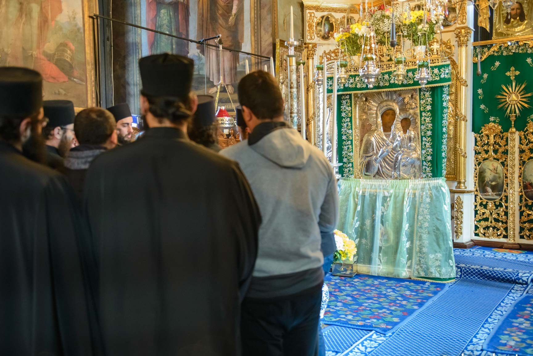 Ritualuri zilnice în mănăstirile de maici: Tradiții și practici duhovnicești - Portal Rugăciuni